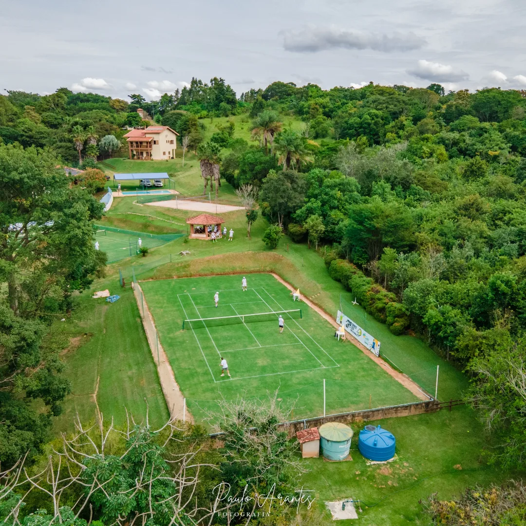 Por dentro do LEBA : o manifesto da autoridade em tênis na grama .