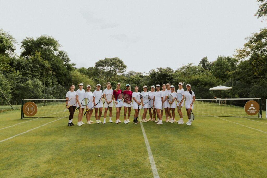 LEBA tênis na grama : onde a história é escrita na grama .