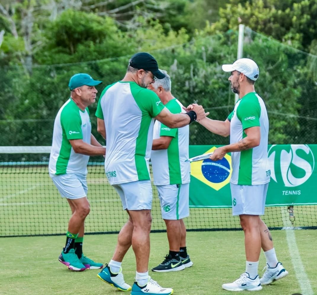 O maior erro de quem pisa pela primeira vez em uma quadra de grama